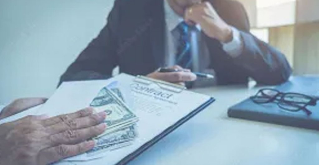 loan-officer-with-contract-and-money-e1669745584211
