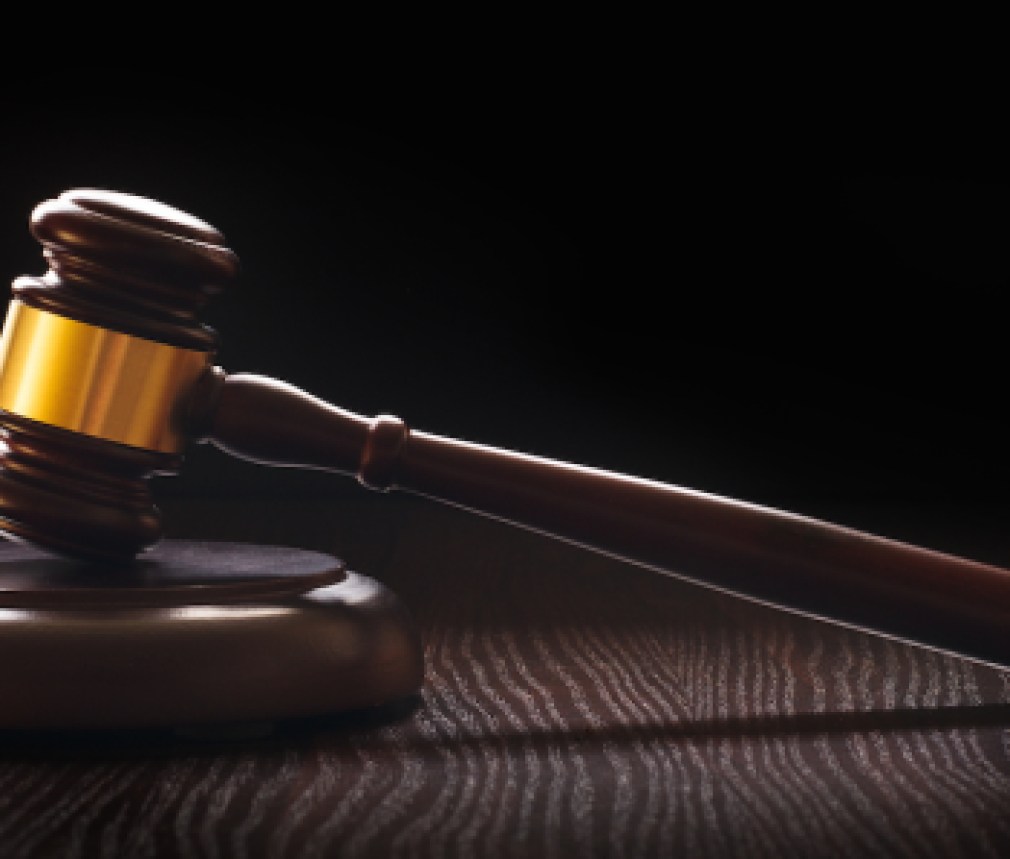 court_gavel_dark