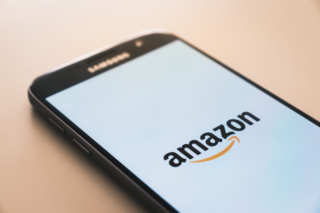 amazonlogophone_unsplash