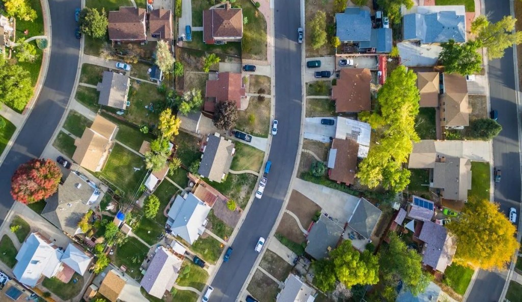 Houses-Neighborhoods, Single Family 8