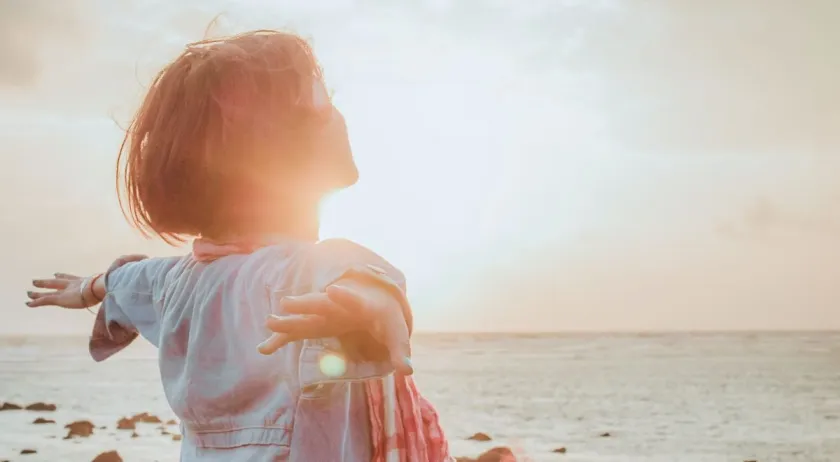 seniorwomansunset_unsplash