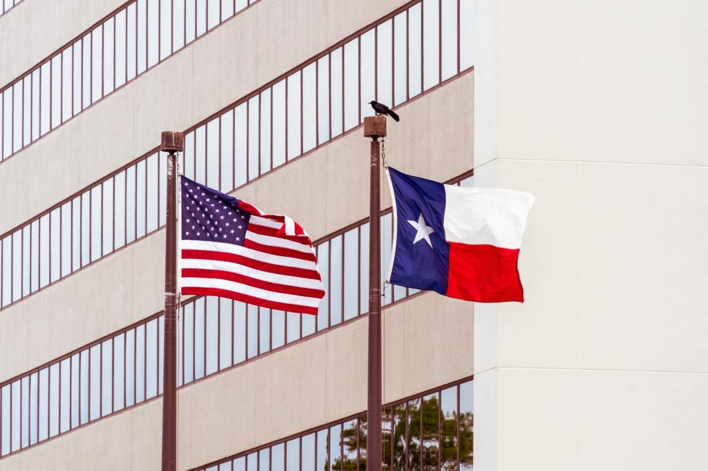 texasusflags_unsplash