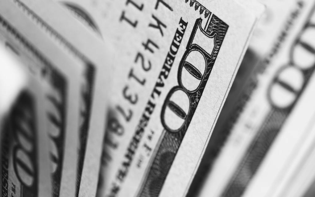 unsplash_100dollarbills