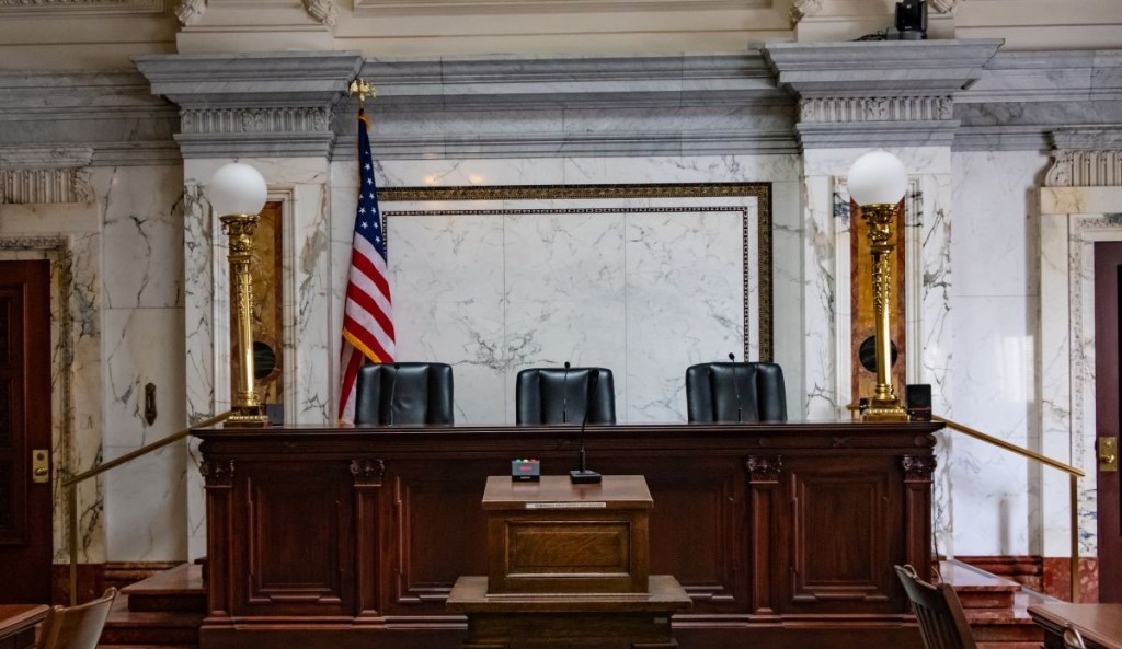 Lawsuits, Courts, Court 6