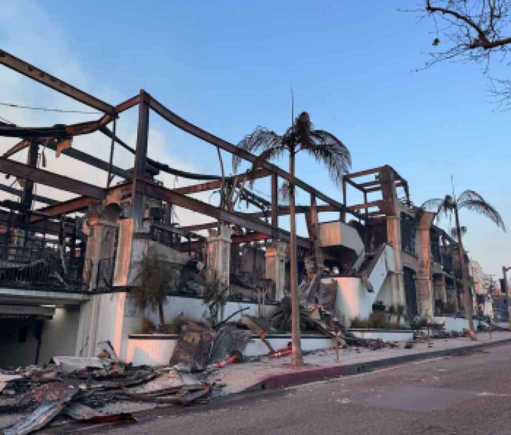 LA Fires strip mall