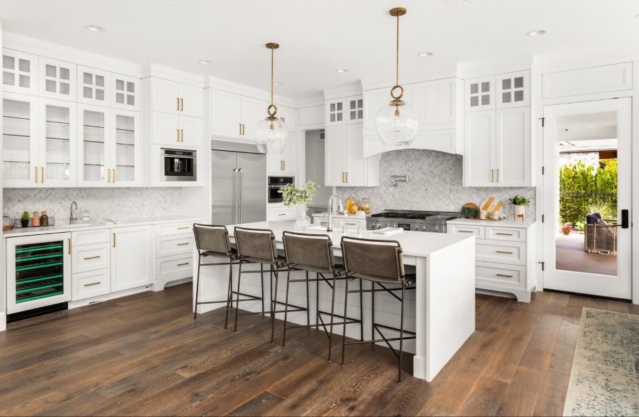 Updated kitchen staged for buyers.
