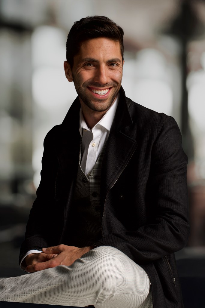 Nēv Schulman Headshot