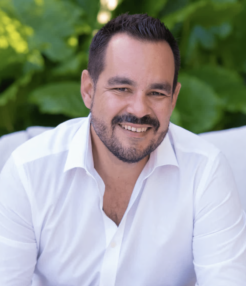 Oscar Arellano headshot